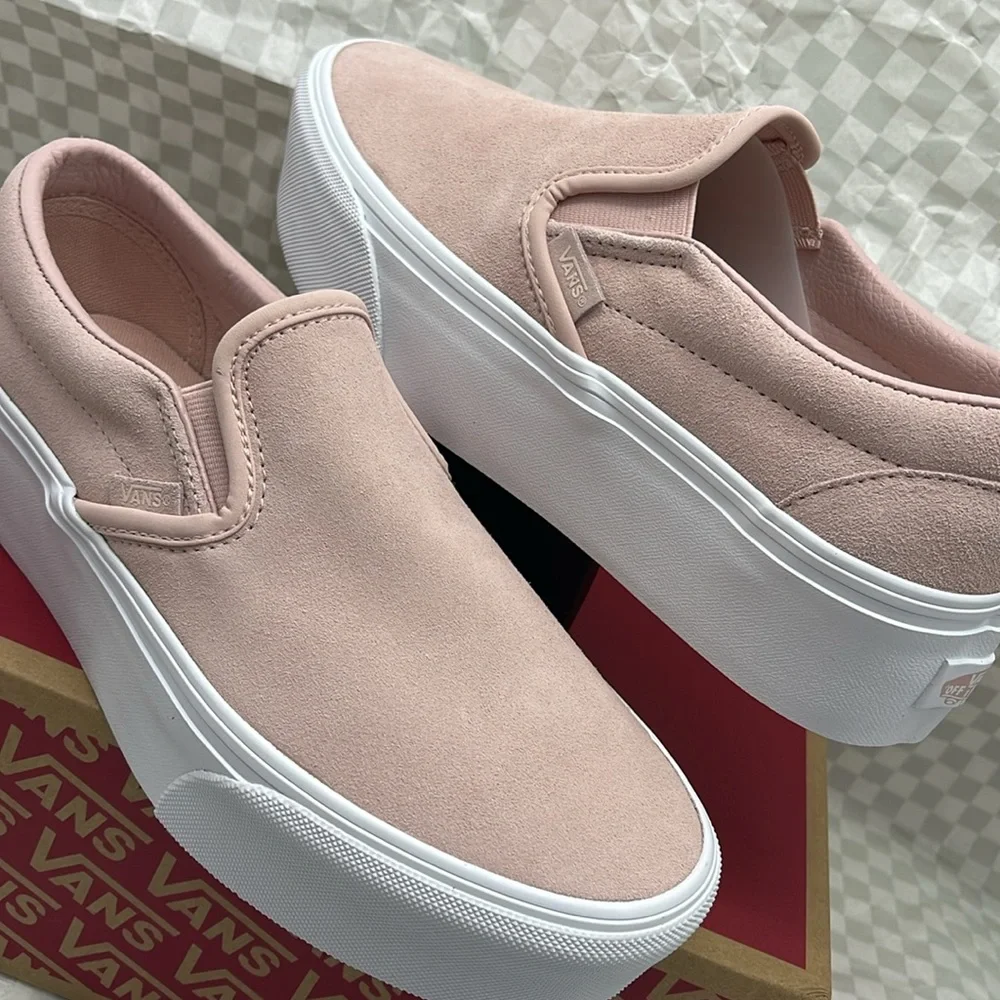 Vans WMNS Platform Sneakers Classic Slip-On Stackform
Mono Embroidery Rose Smoke - Picture 10 of 16